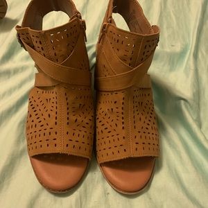 Justice girls heal shoes tan
